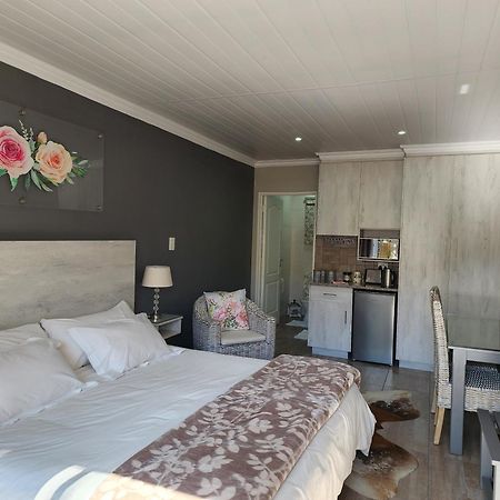 Apartamento Schnehage Self Catering Bloemfontein Exterior foto