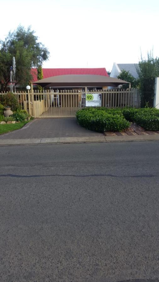 Apartamento Schnehage Self Catering Bloemfontein Exterior foto