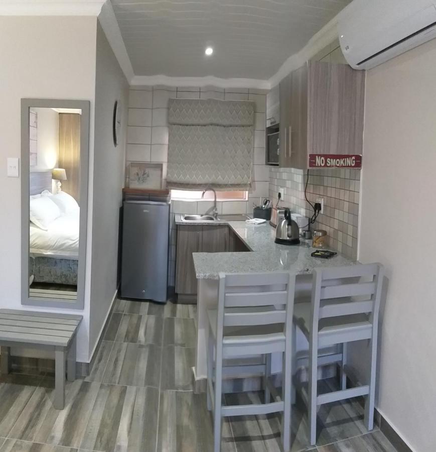 Apartamento Schnehage Self Catering Bloemfontein Exterior foto