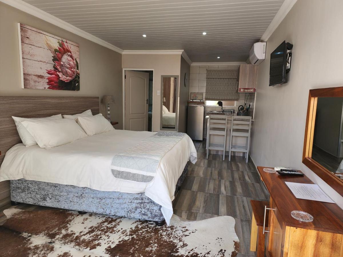 Apartamento Schnehage Self Catering Bloemfontein Exterior foto